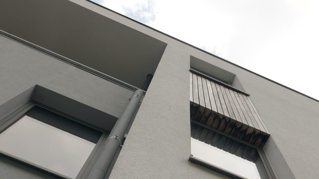 Ensemble immobilier de 12 Appartement, 2 habitations, Espace multifonction et Garages